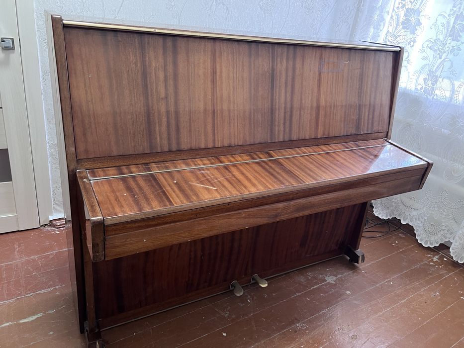 Продається фортепіано