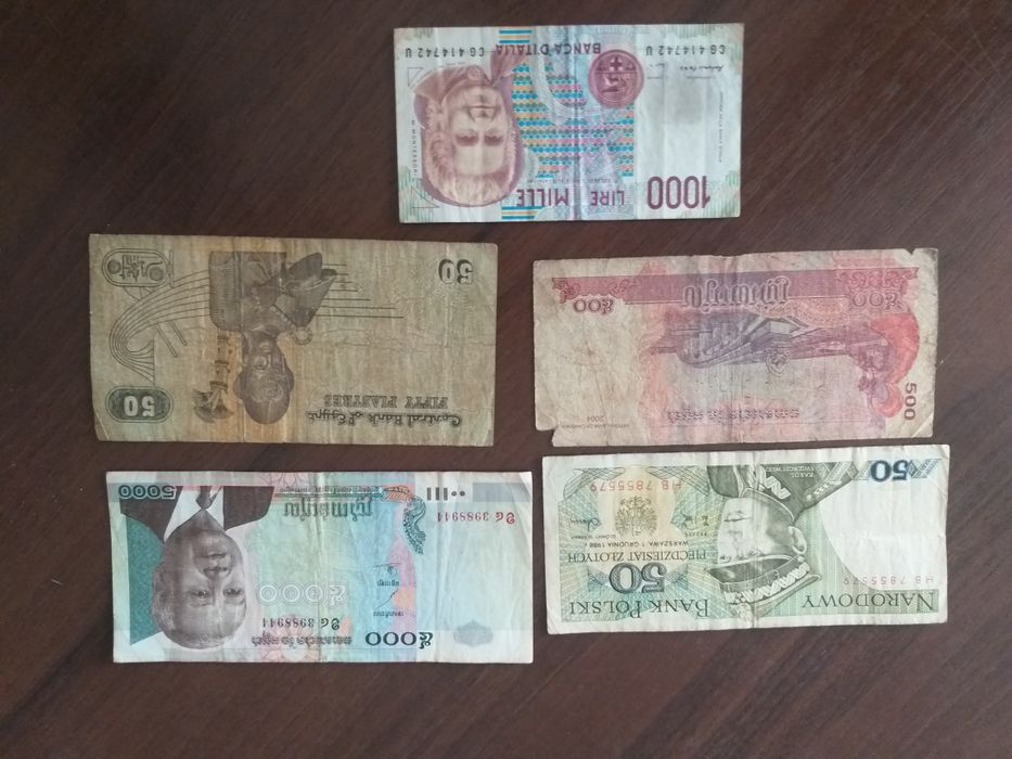 Продам різні купюри