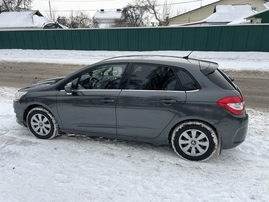 Продам власний автомобіль в чудовому доглянутому стані