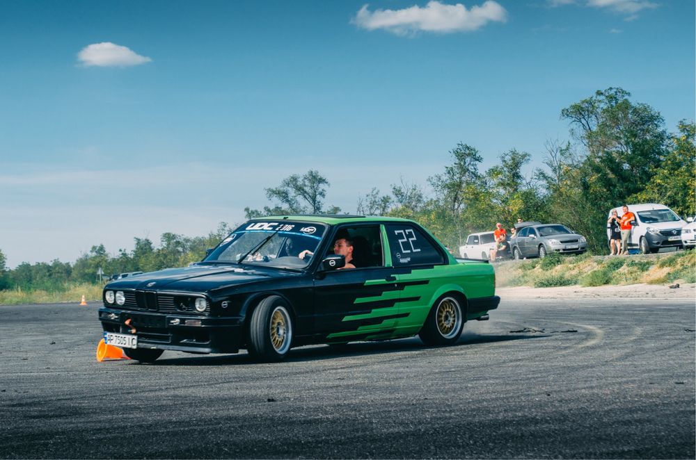 Drift BMW E30 328 строкер