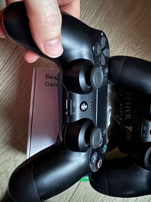 Продам PS4 Slim 1 TB