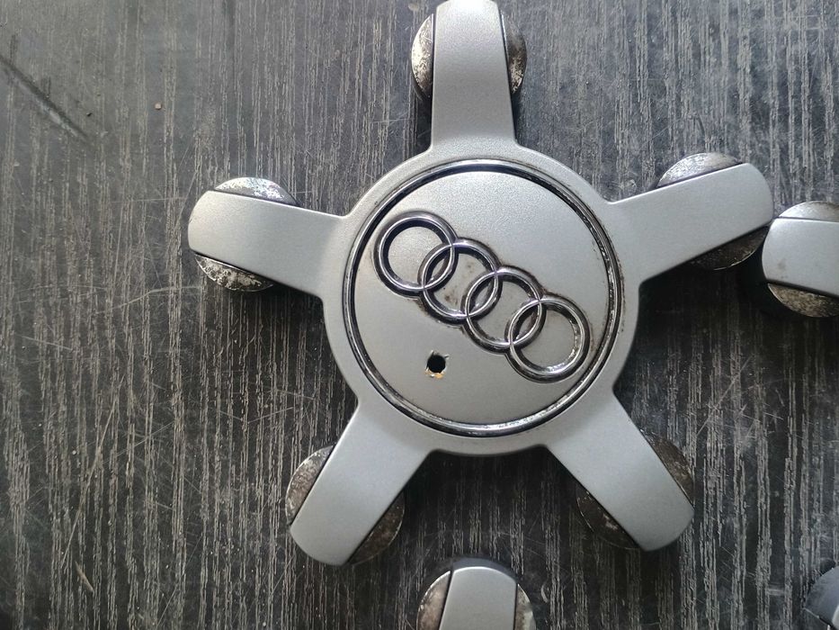 Dekielki kołpaczki felg Audi OE 135 mm Audi  Oryginał Komplet