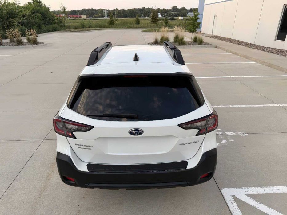 Subaru Outback      2024
