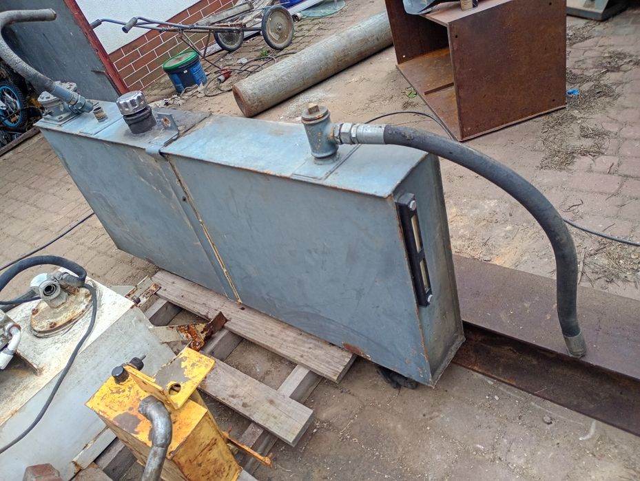 Zbiornik hlodnica oleju hydraulicznego
