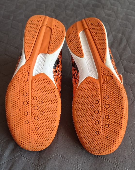 4. Halówki, buty halowe marki Huari model vatoro jr ic, rozm. 33