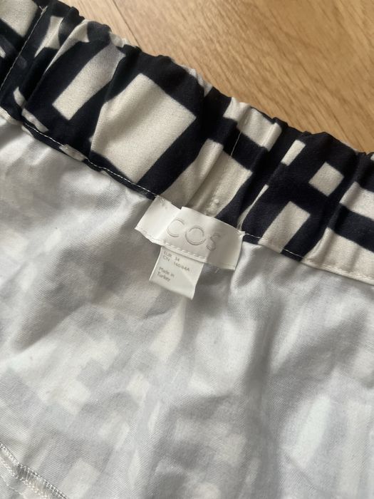 Красивая юбка миди COS