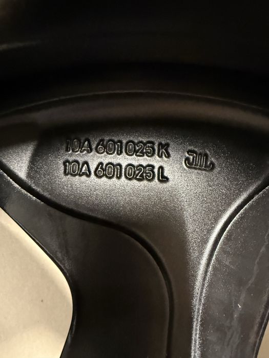 Felga VW ID3  10A601025K z oponą 19cali oryginał