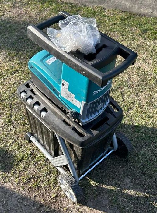 MAKITA rozdrabniacz do gałęzi UD2500 2500W na części