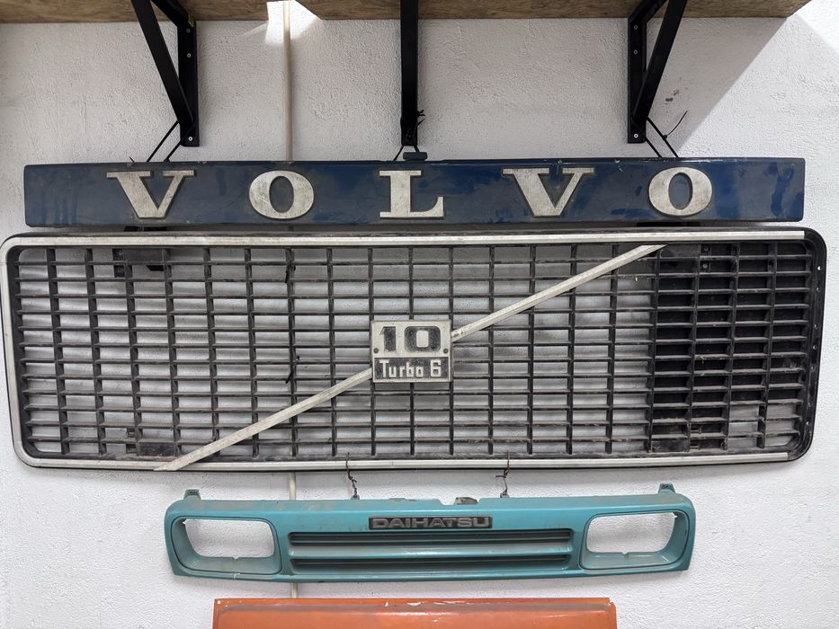 Grelha parachoques camiao volvo para decoracao automobilia
