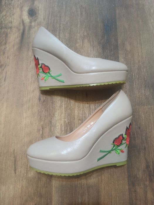 Туфлі жіночі ...