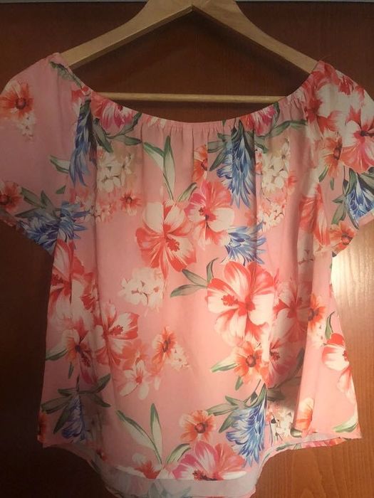 Blusa floreada Stradivarius S