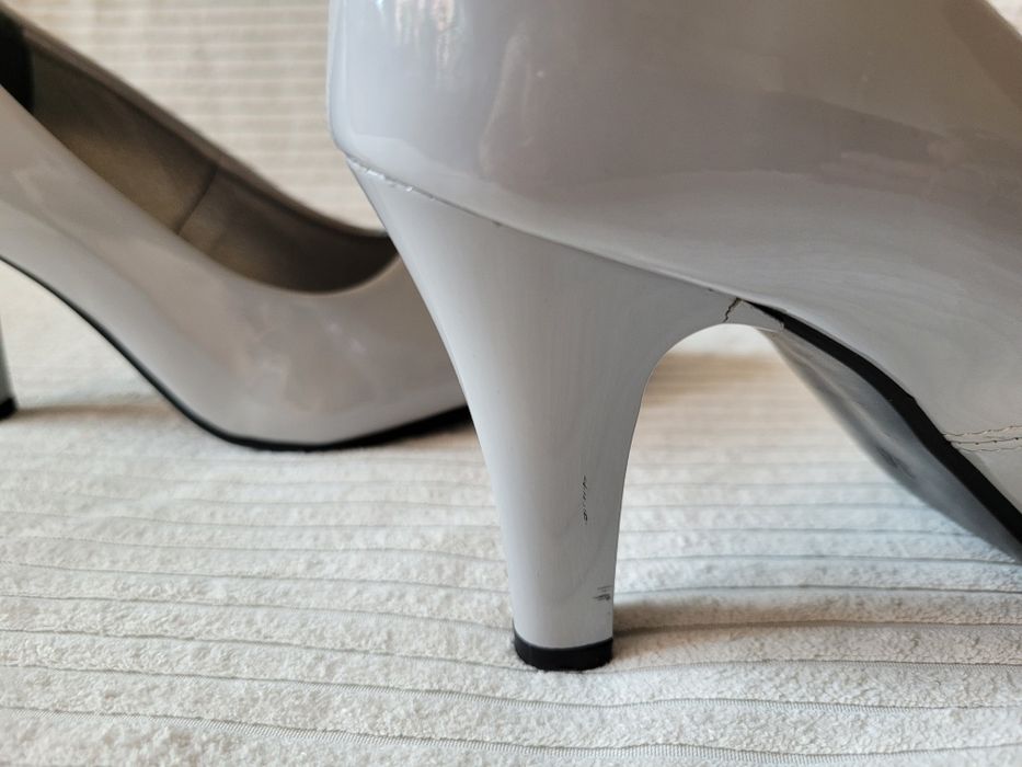 Czółenka popielate rozm 38 Kamex but