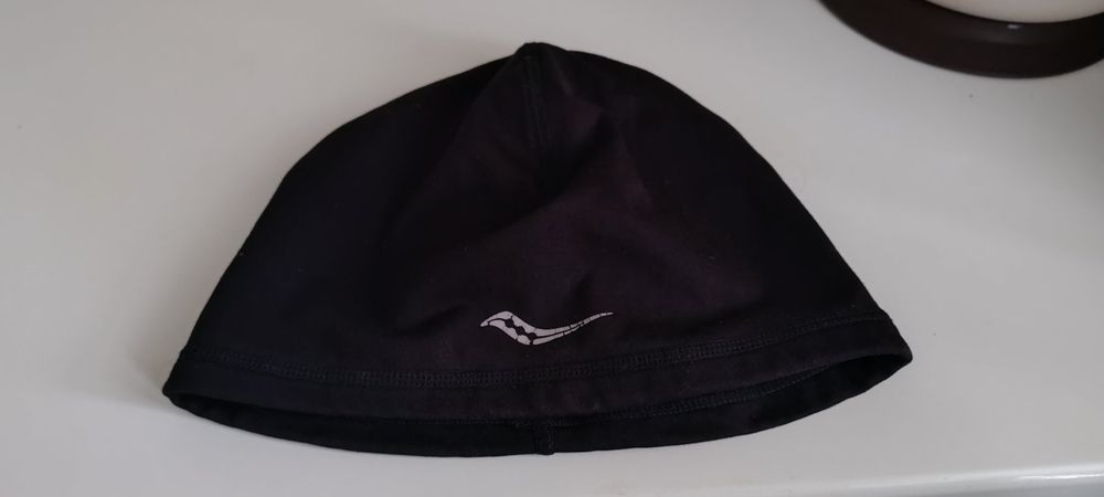 Шапка спортивная Saucony