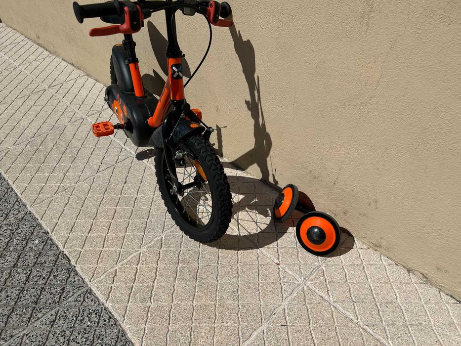 Bicicleta infantil B`Twin 14'' Decathlon c/rodinhas