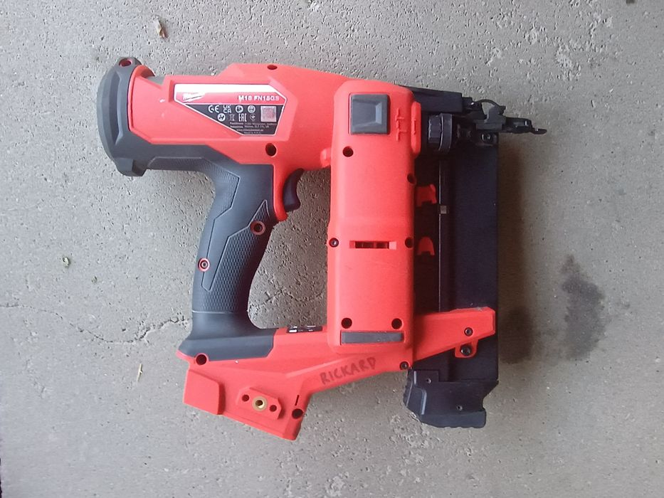 Gwoździarka sztyfciarka Milwaukee M 18 FN18GS