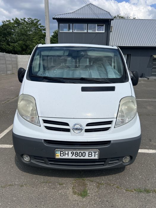 NISSAN Primastar 2009 г 2 л дизель 7+1 мест