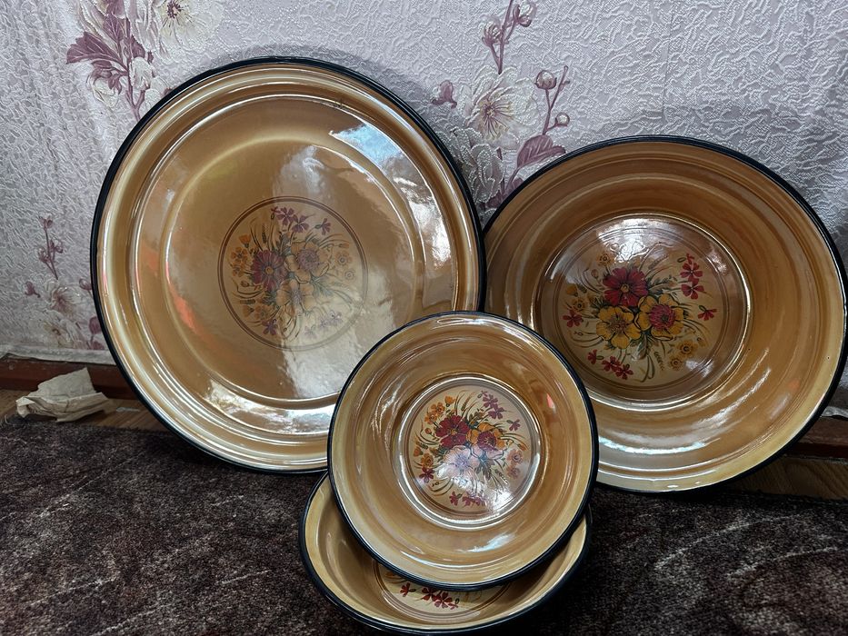 Набор эмалированой посуды