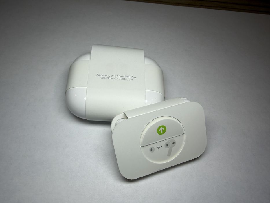 Apple AirPods Pro 3 – nowe, bez pudełka, komplet wkładek