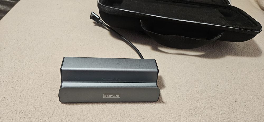 Steam deck OLED 512GB + 512GB Karta micro sd, stacja dokująca. Jak nówka!