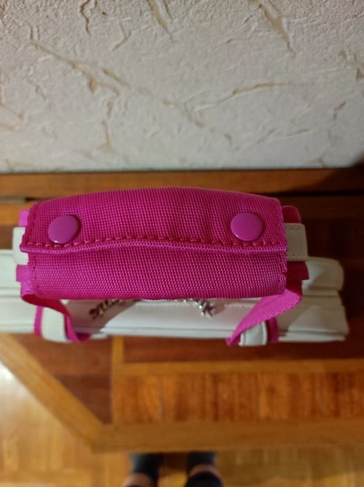 Эффектная белая сумка