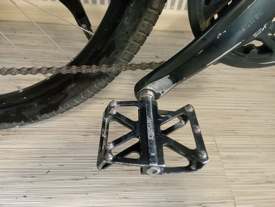 Яркий  горный велосипед .