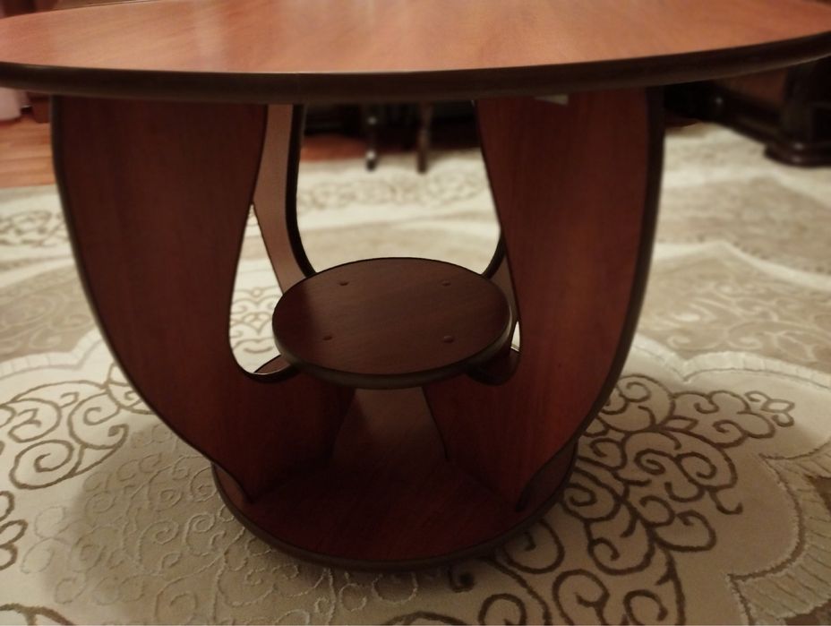 Стол письменный с полочкой