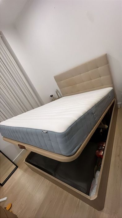 Cama de casal com arrumaçao - Conforama