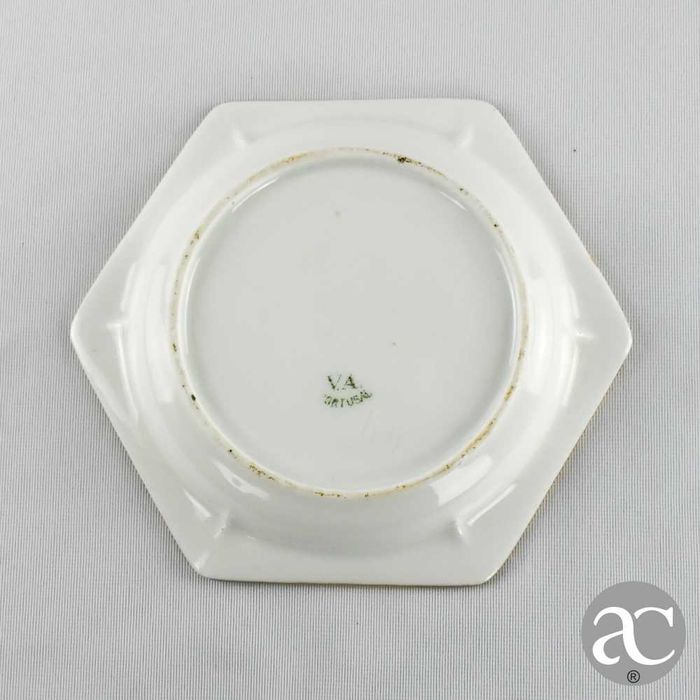 Pequeno Prato hexagonal porcelana Vista Alegre, com brasão