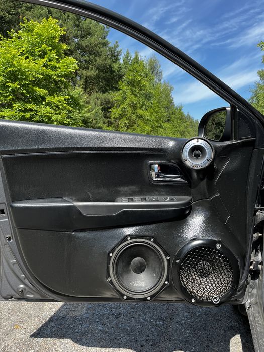 Продам дверные карты на Киа Рио 3 (2013) автозвук