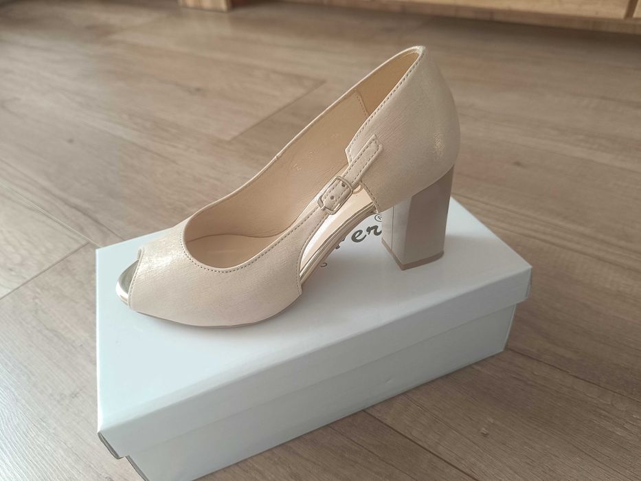 Czółenka ze skóry 36