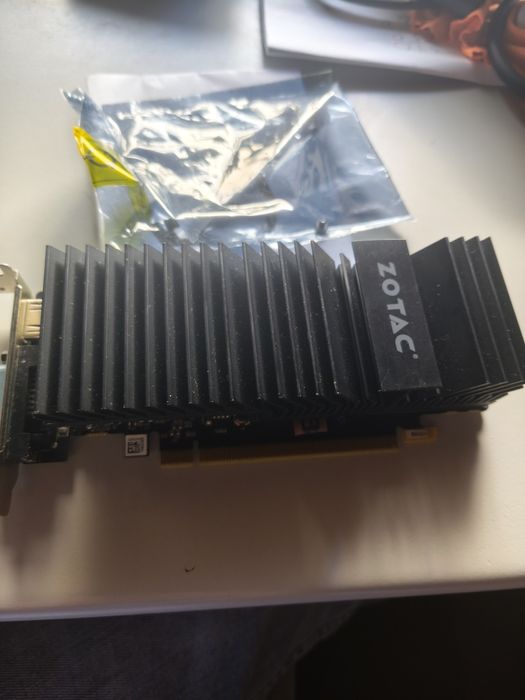 Gráfica. Zotac 1030