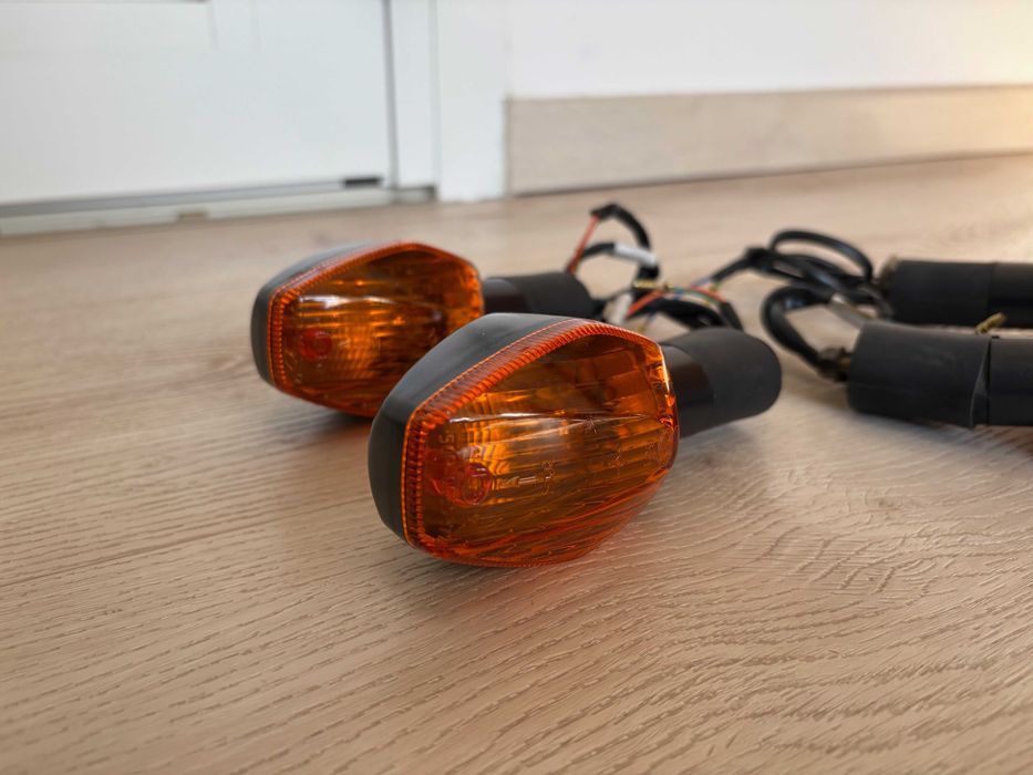 Piscas (4) NOVOS Originais Honda Hornet 2006