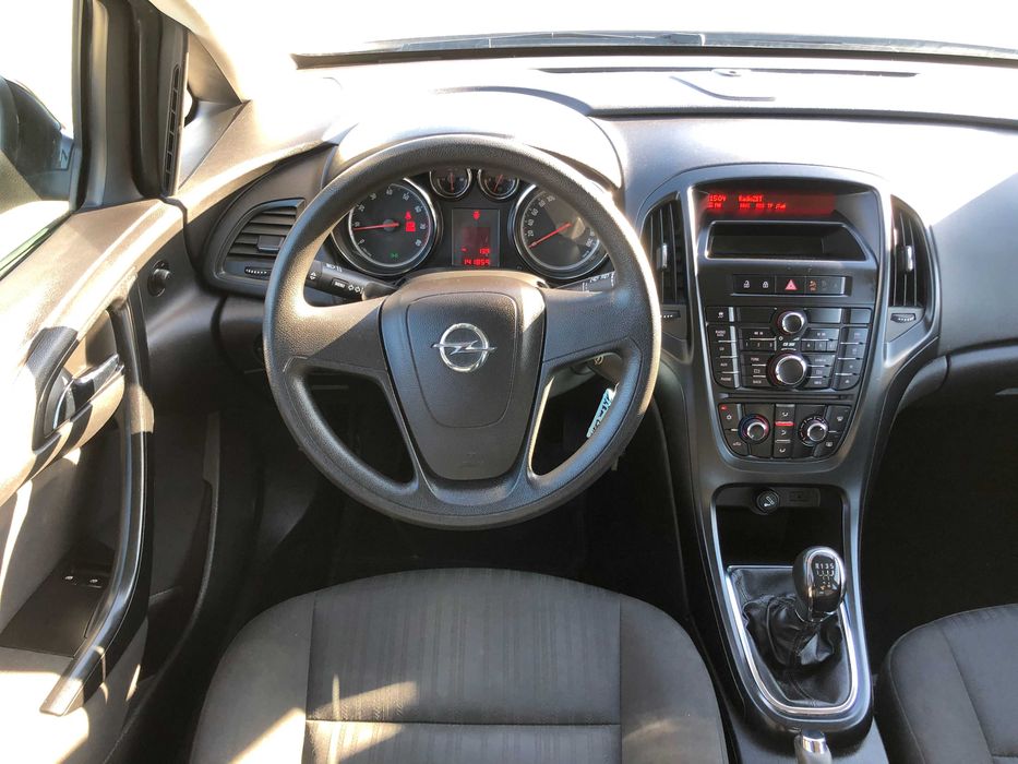 OPEL ASTRA 2011 POJ. 1.4 BENZ.  serwis klima opłacony