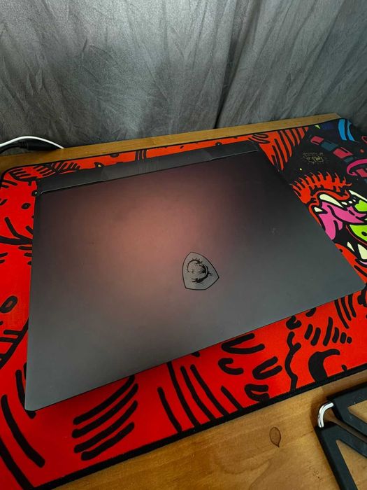 MSI Vector 16 HX A14V  Targowanie się jest właściwe.