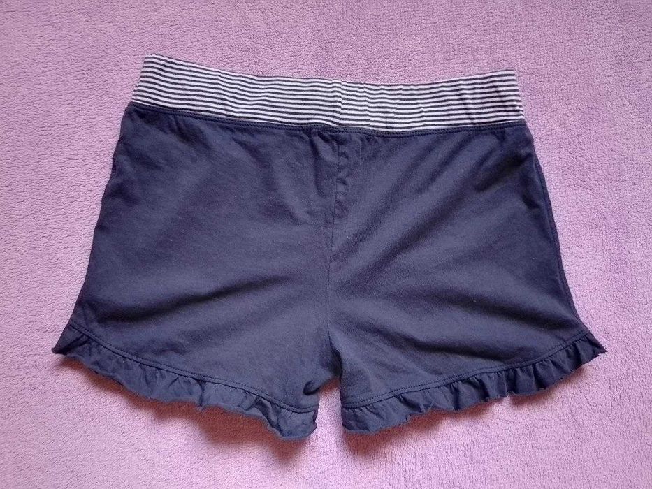 Футболка + шорти, на 9-12 років.