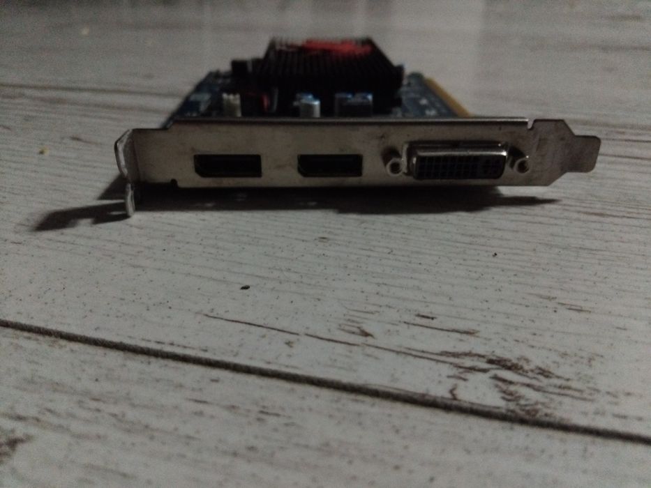 Karta graficzna AMD Radeon R7 450 OEM 2GB GDDR5 Bartfish HP