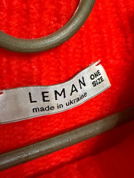 Червоний жіночий светр Leman