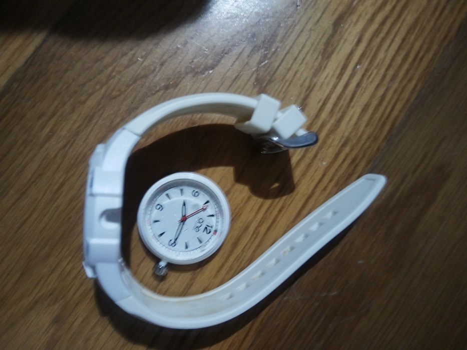 relógio  de pulso one