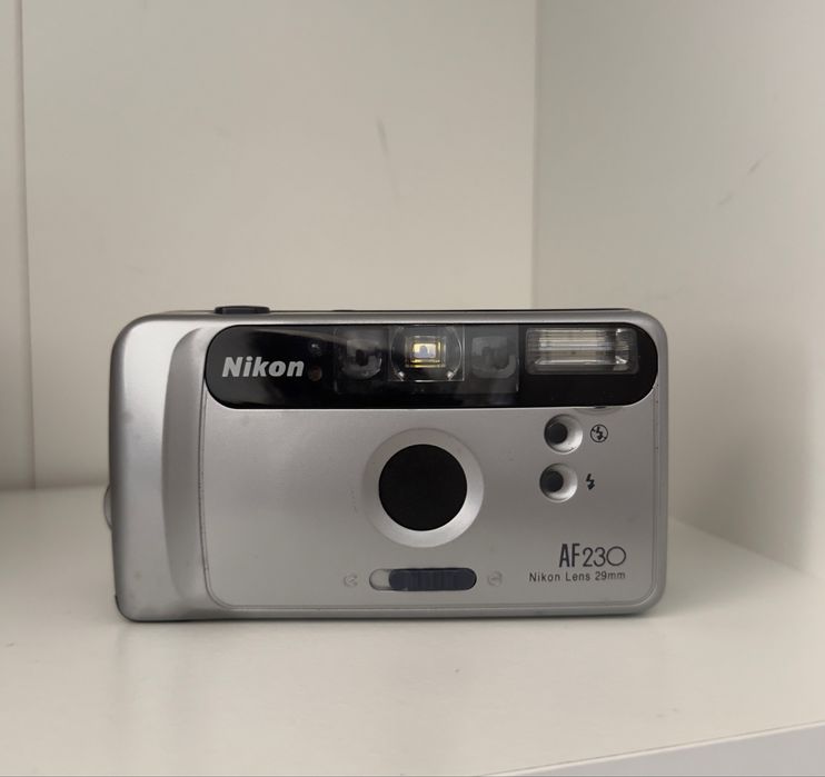 Nikon AF230 – Máquina Fotográfica Analógica 35mm | Caixa e Bolsa Original