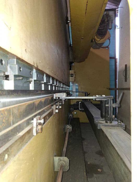 Hydrauliczna praca krawędziowa BEYELER