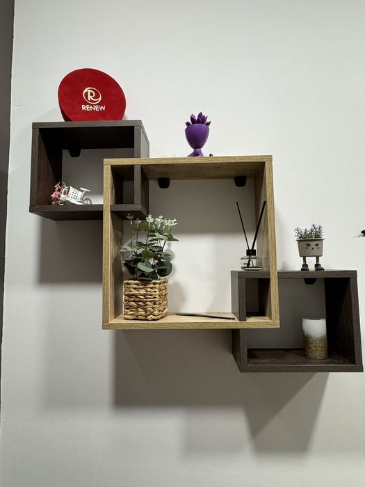 Полички, стільці, пуф декор для дому