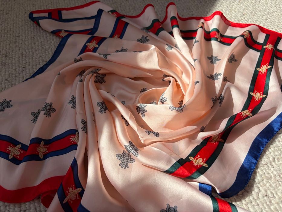 Piękna apaszka 70x70