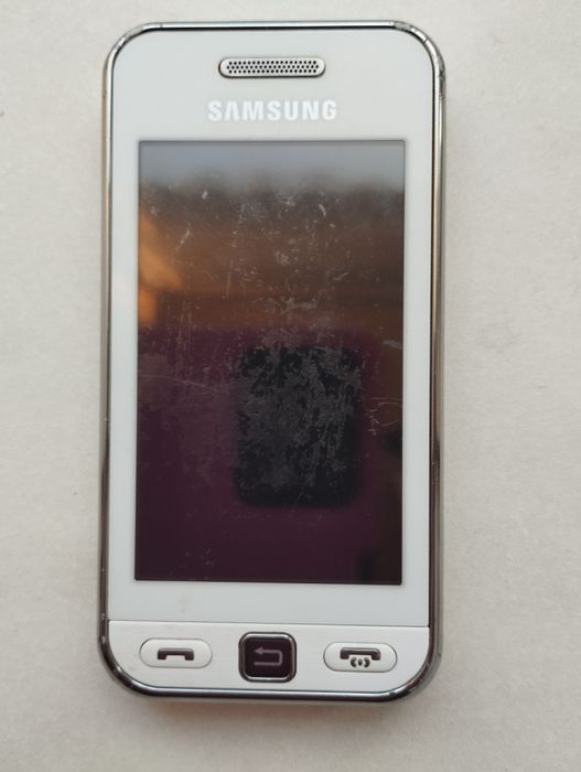 Телефон Samsung.