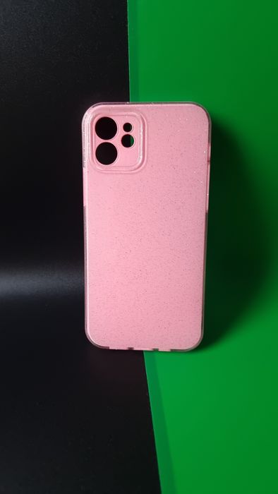 Etui na iPhone 12 (6,1 cala) w kolorze różowym z delikatnym brokatem.