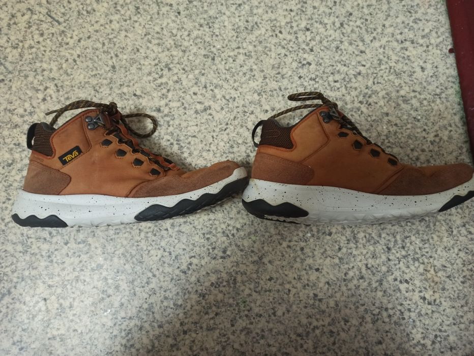 Кожані черевики водонепроникні teva