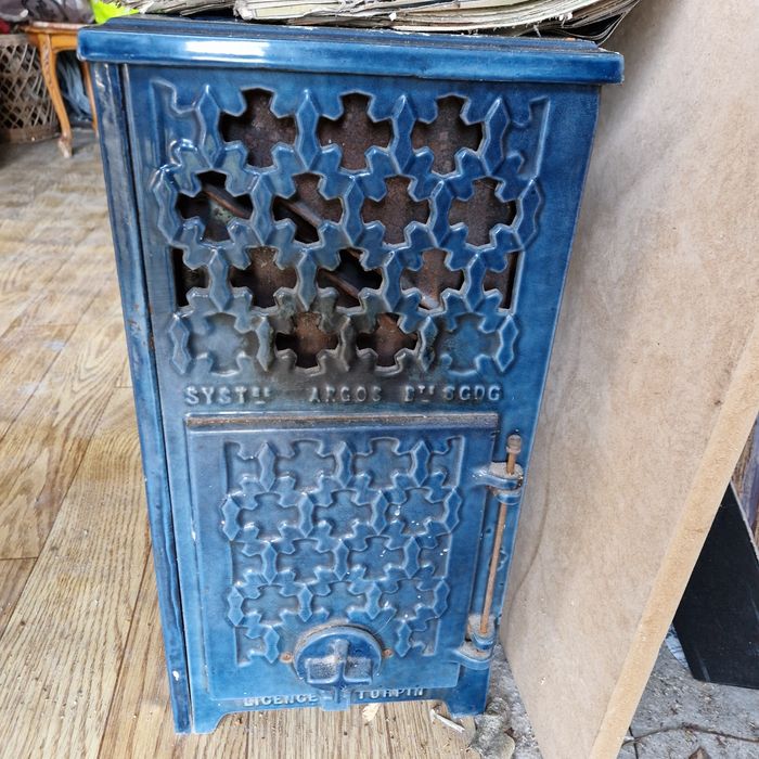 Kominek piec piecyk koza palenisko