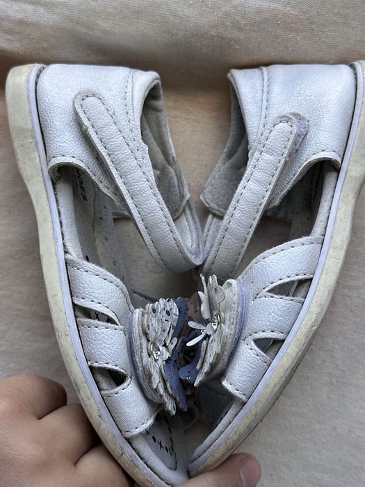 Сандали босоножки в хорошем состоянии кожа