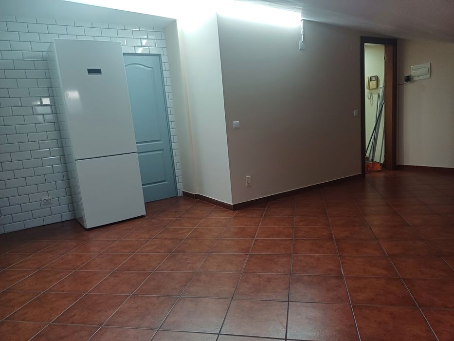 Alugo quartos  em Alcains