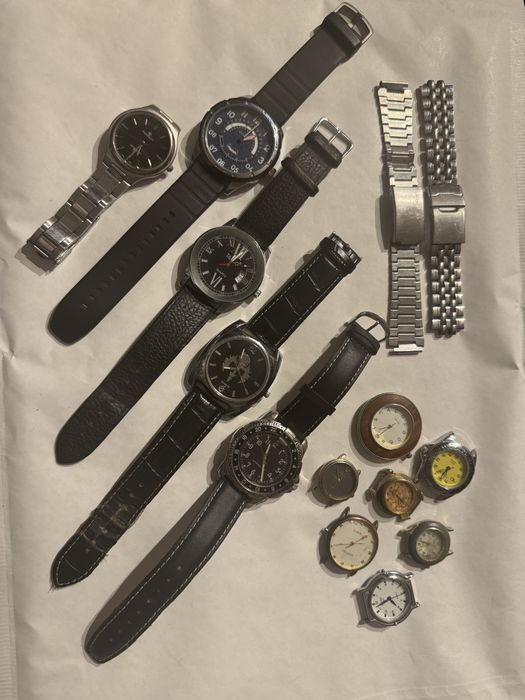 Zestaw 12 zegarków na rękę oraz dwie