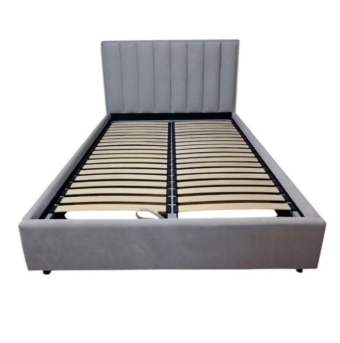 Кровать с мягким изголовьем